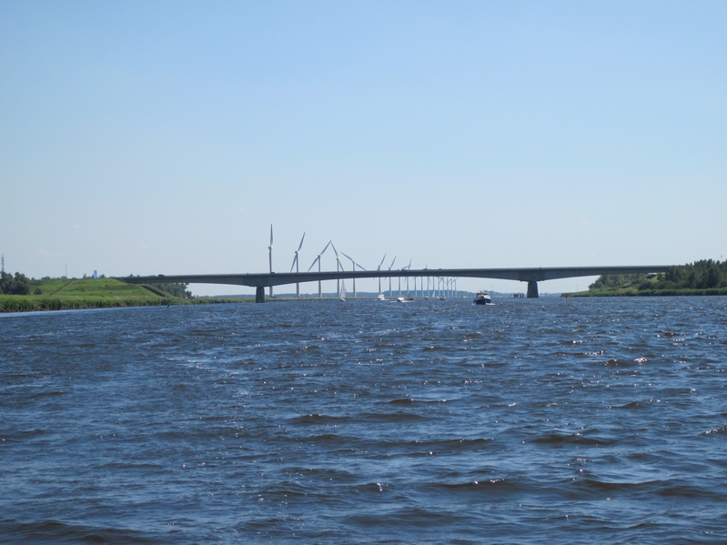 Hollandse brug achter ons