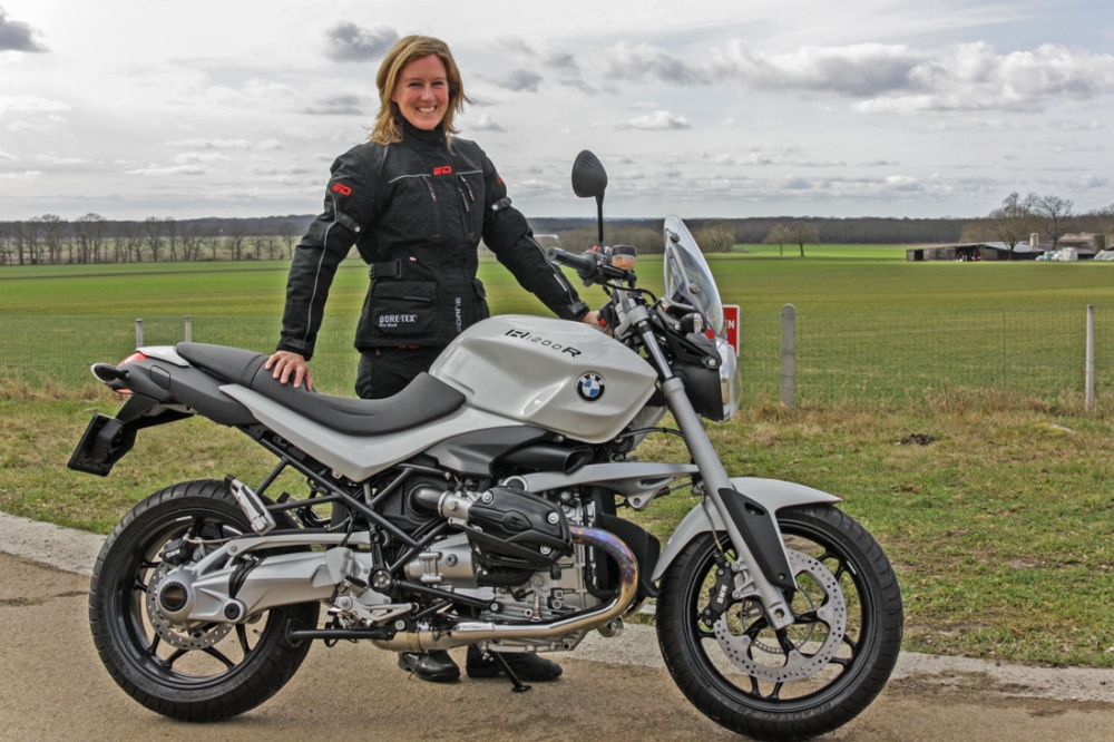 04 BMW R1200R.jpg